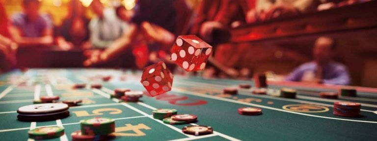 Dasbor statistik 9 lotto menampilkan grafik hasil roulette dan tabel frekuensi blackjack